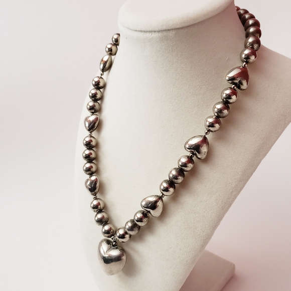 Beautiful Korean Shiny Silver Puffy 'Hearts Galore' & Round Balls Necklace - Picture 2 of 8